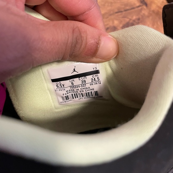 GS Jordan Retro 4 - Picture 7 of 12